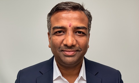 Karthik Vijayakumar, Management